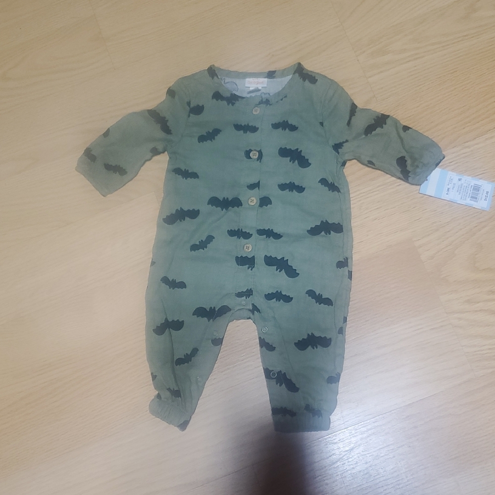 Cat & Jack Olive Bat Print Kids Footie Halloween